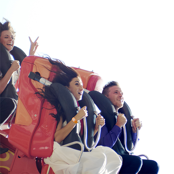Bracelet Fyve dans un parc d'attractions